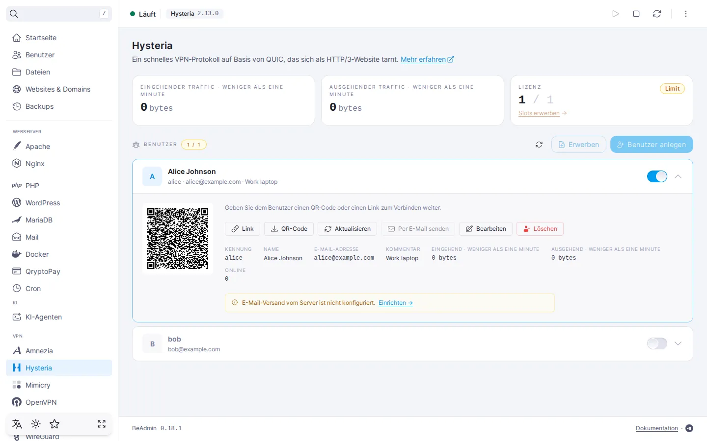 Ausgeklappte Hysteria-Benutzerzeile: QR-Code, Schaltflächen „Link“, „QR-Code“, „Aktualisieren“, „Per E-Mail senden“, „Bearbeiten“, „Löschen“ sowie Kacheln mit Kennung, Name, E-Mail, Traffic und dem Status „ONLINE“