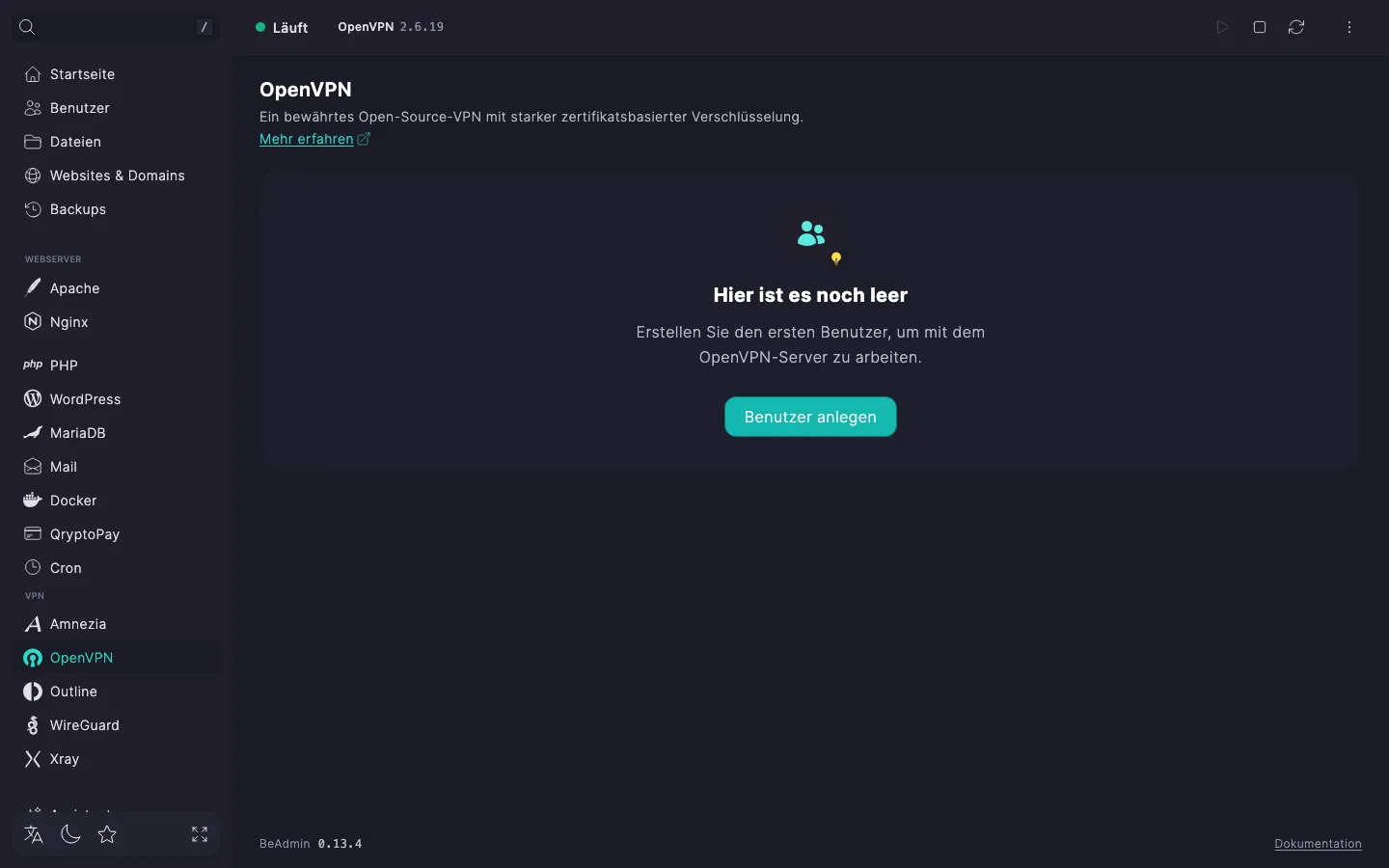 Seite des OpenVPN-Moduls direkt nach der Installation: Dienststatus und eine leere Karte mit der Schaltfläche «Nutzer anlegen»