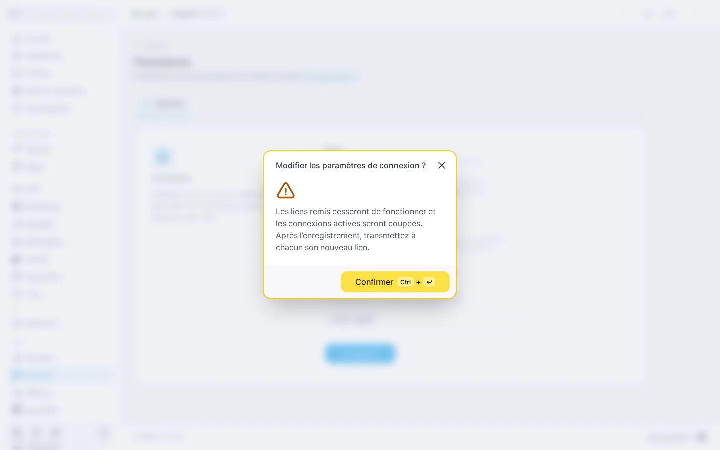 Boîte de dialogue de confirmation du changement des paramètres de connexion d’Hysteria, avec l’avertissement que les liens émis cesseront de fonctionner