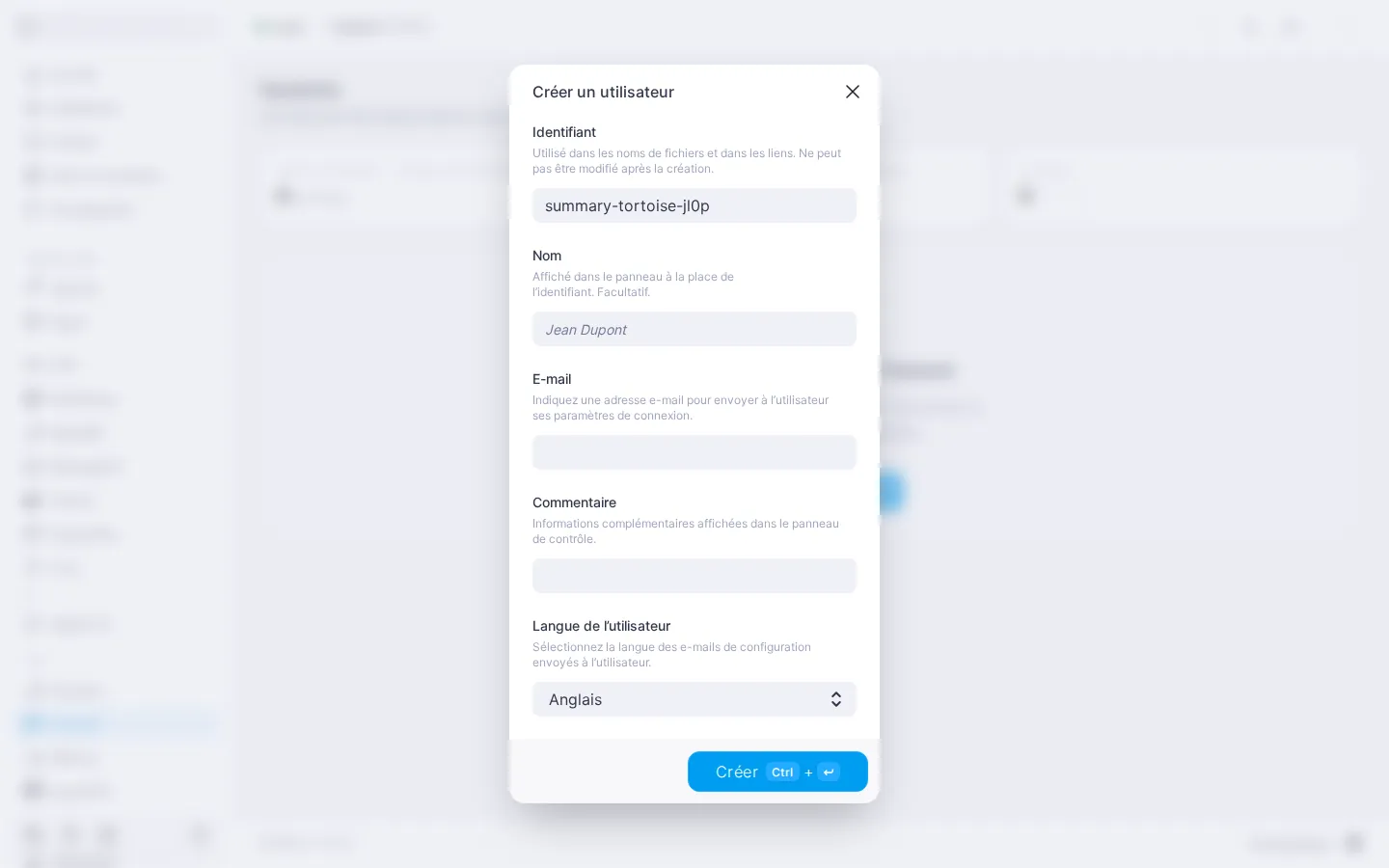 Boîte de dialogue de création d’un utilisateur Hysteria avec les champs « Identifiant », « Nom », « E-mail », « Commentaire » et « Langue de l’utilisateur »
