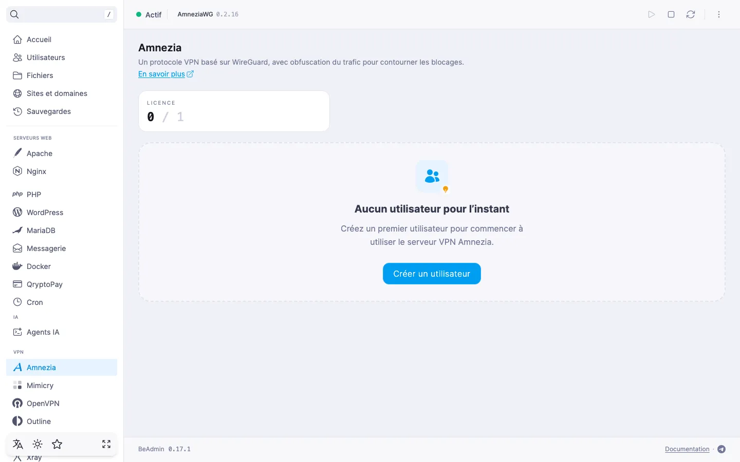 Page du module Amnezia juste après l’installation : état du service, tuile de licence et carte vide avec le bouton « Créer un utilisateur »