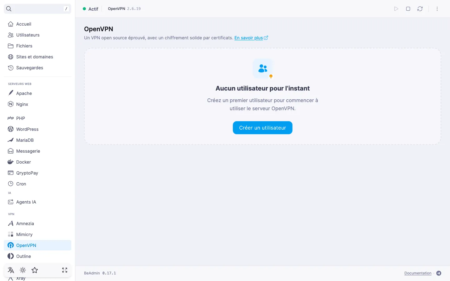 Page du module OpenVPN juste après l’installation : état du service et carte vide avec le bouton « Créer un utilisateur »
