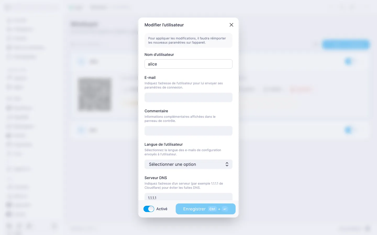 Boîte de dialogue de modification d’un utilisateur WireGuard avec la liste déroulante « Langue de l’utilisateur » réglée sur « Anglais »