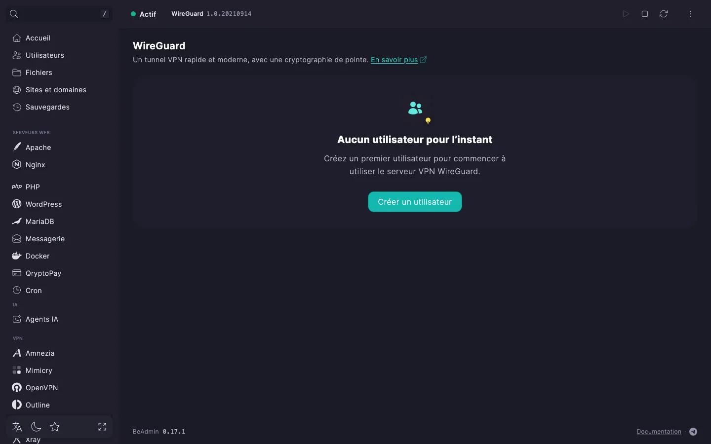 Page du module WireGuard juste après l’installation : état du service et carte vide avec le bouton « Créer un utilisateur »